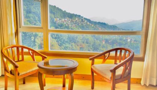 Junior Suite with Mountain View
