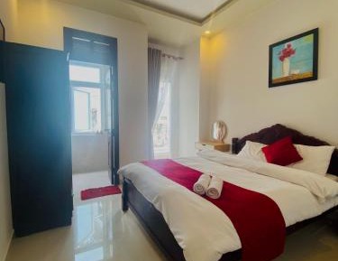 Deluxe Room (2 Adults + 1 Child)