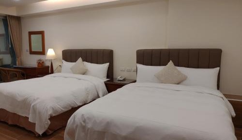 Standard Quadruple Suite