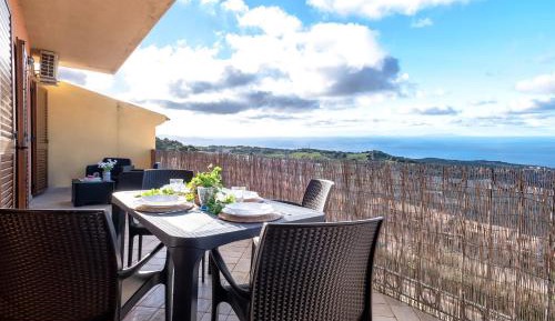 Superior One-Bedroom Apartment with Balcony