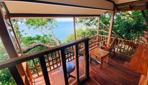 Deluxe Double Room with Balcony and Sea View