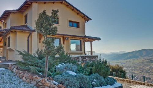Three-Bedroom House Erato