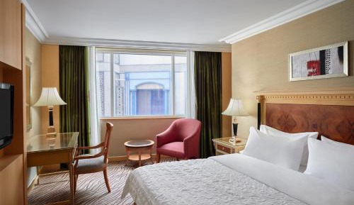 Classic Guest Room, Guest room, 1 Queen, City view