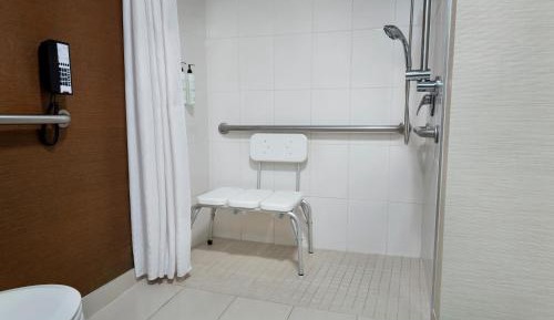 King Room with Adapted Tub - Mobility and Hearing Accessible