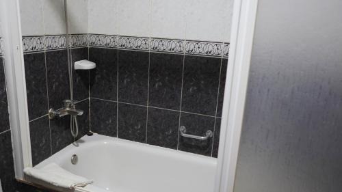 Twin Room with Private Bathroom