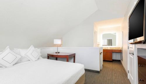 One-Bedroom Penthouse Suite