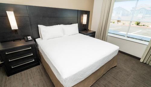 2 Bedroom Suite