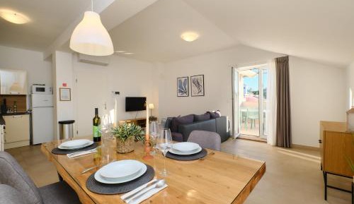 Two-Bedroom Apartment with Balcony and Sea View - Upper floor