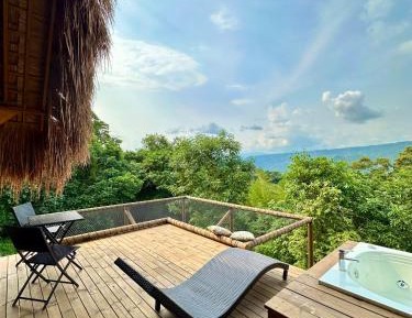 Suite with Mountain View