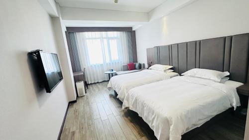 Twin Room with Shower