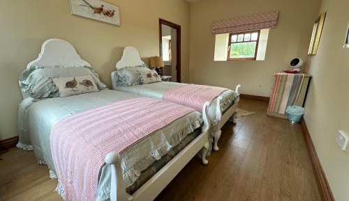 Twin Room with Bathroom