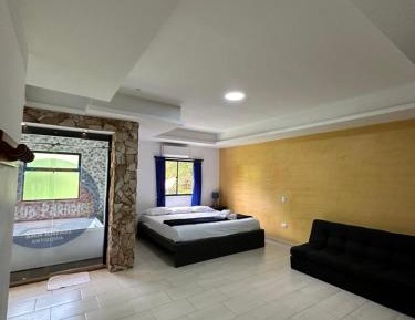 Suite with Hot Tub