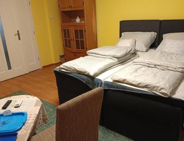 Deluxe Double Room (2 Adults + 1 Child)