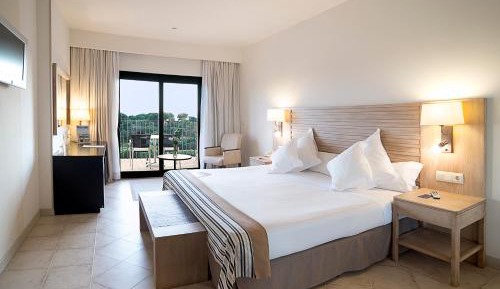 Superior Double Room (2 Adults + 1 Child)