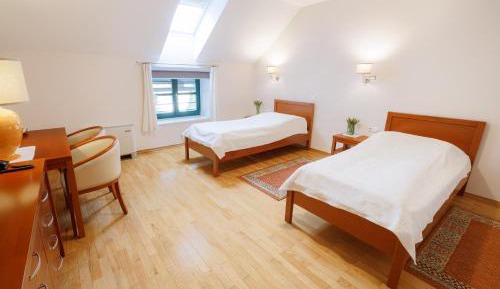 Double or Twin Room with Parking
