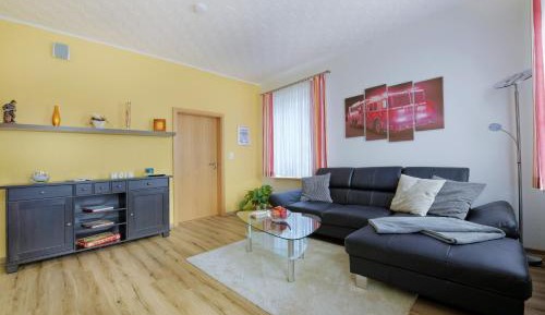Deluxe One-Bedroom Apartment