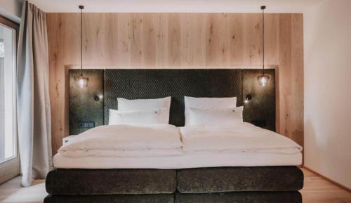 Suite with Mountain View
