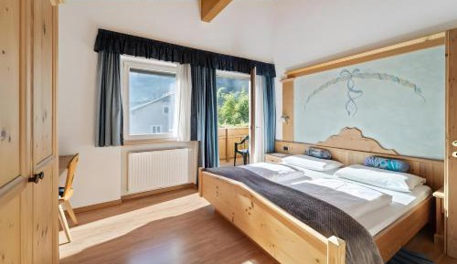 Superior One-Bedroom Apartment