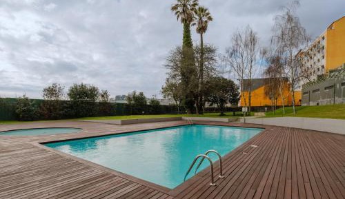 Three-Bedroom Apartment with Water View