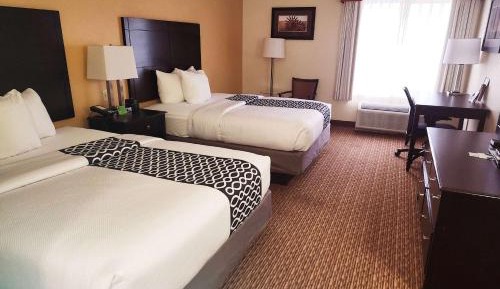 Deluxe Queen Room with Two Queen Beds