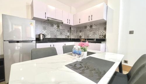 Two-Bedroom Deluxe Apartment with Balcony