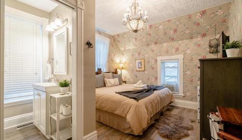 Deluxe King Suite