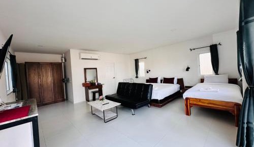 Double or Twin Room with Partial Sea View
