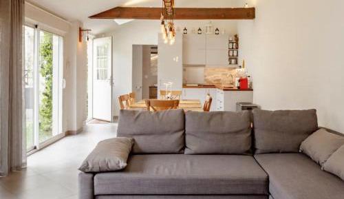 Apartment with Garden View