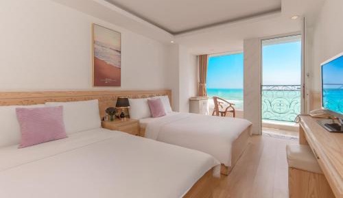 Deluxe Double or Twin Room with Sea View