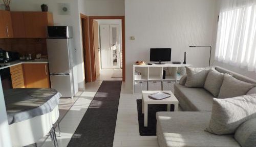 One-Bedroom Apartment - Non-Smoking