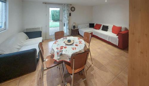 One-Bedroom Holiday Home