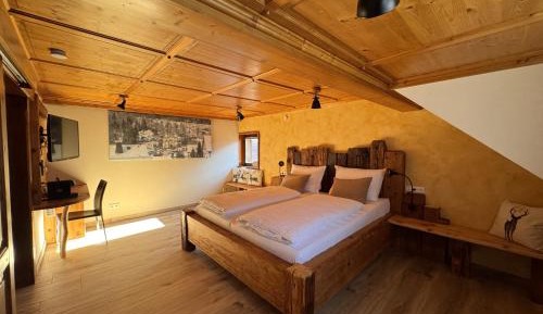 Deluxe King Suite