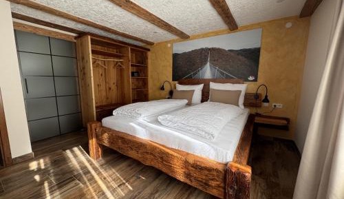 Deluxe Double Room with Shower