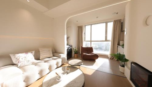 Superior One-Bedroom Apartment with Balcony