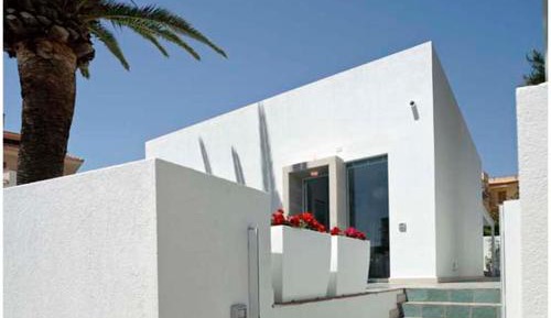 Villa - Beach Front