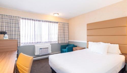Standard Room, 1 Queen Bed