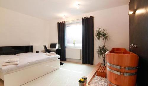 King Room with Spa Bath