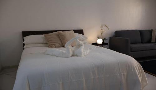 One-Bedroom Apartment with Balcony