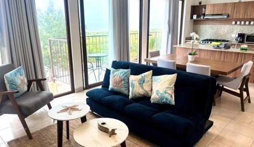 Two-Bedroom Apartment with Balcony and Sea View