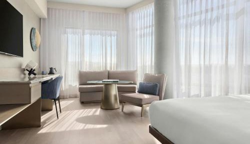 Corner King Room