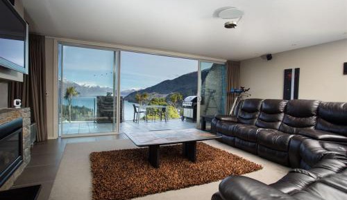 Two-Bedroom Apartment with Lake View
