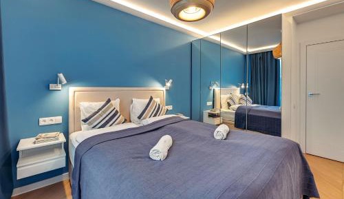 One-Bedroom Deluxe Apartment