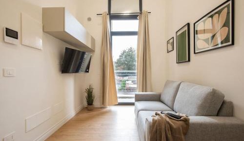 Superior One-Bedroom Apartment with Balcony