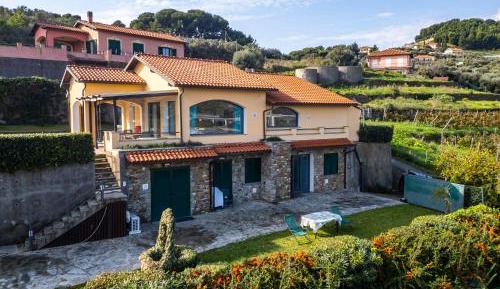 Two-Bedroom Apartment with Sea View