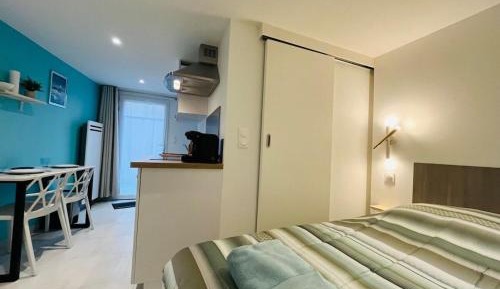 Apartment with Shower