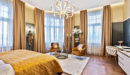 Deluxe One-Bedroom Apartment with City View