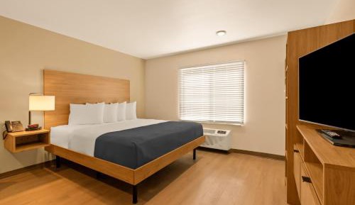 Deluxe King Suite
