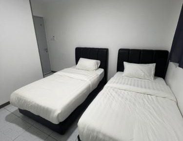 Room #1349910403