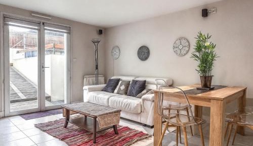 One-Bedroom Apartment with Garden View