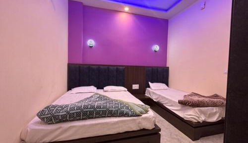 Room #1350804601